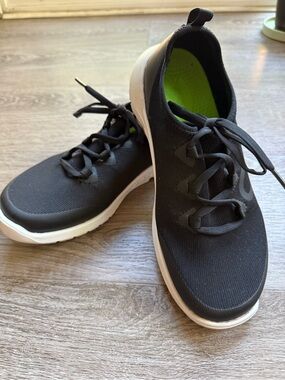 Women’s Oofos Recovery  Black Knit Lace-Up Sneakers